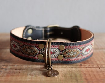 Schwarzer Lederhund h 4 cm. Hundehalsband mit Stickerei. Hohes Hundehalsband. Robustes Hundehalsband. Großes Hundehalsband. Schwarzes Halsband. Sattelstichhalsband