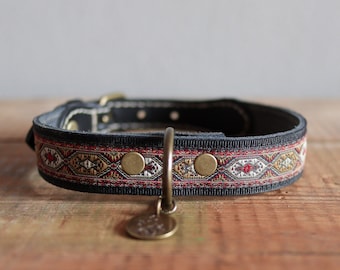 Black leather collar. Leather dog collar. Black embroidery dog collar. Real leather dog collar. Vegetable tanning. Black dog collar.