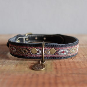 Black leather collar. Leather dog collar. Black embroidery dog collar. Real leather dog collar. Vegetable tanning. Black dog collar.