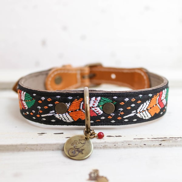 Dog Collar Feather Navajo. Leather dog collar. Southwestern dog collar. Embroidery dog collar. Feather dog collar. Native American collar.