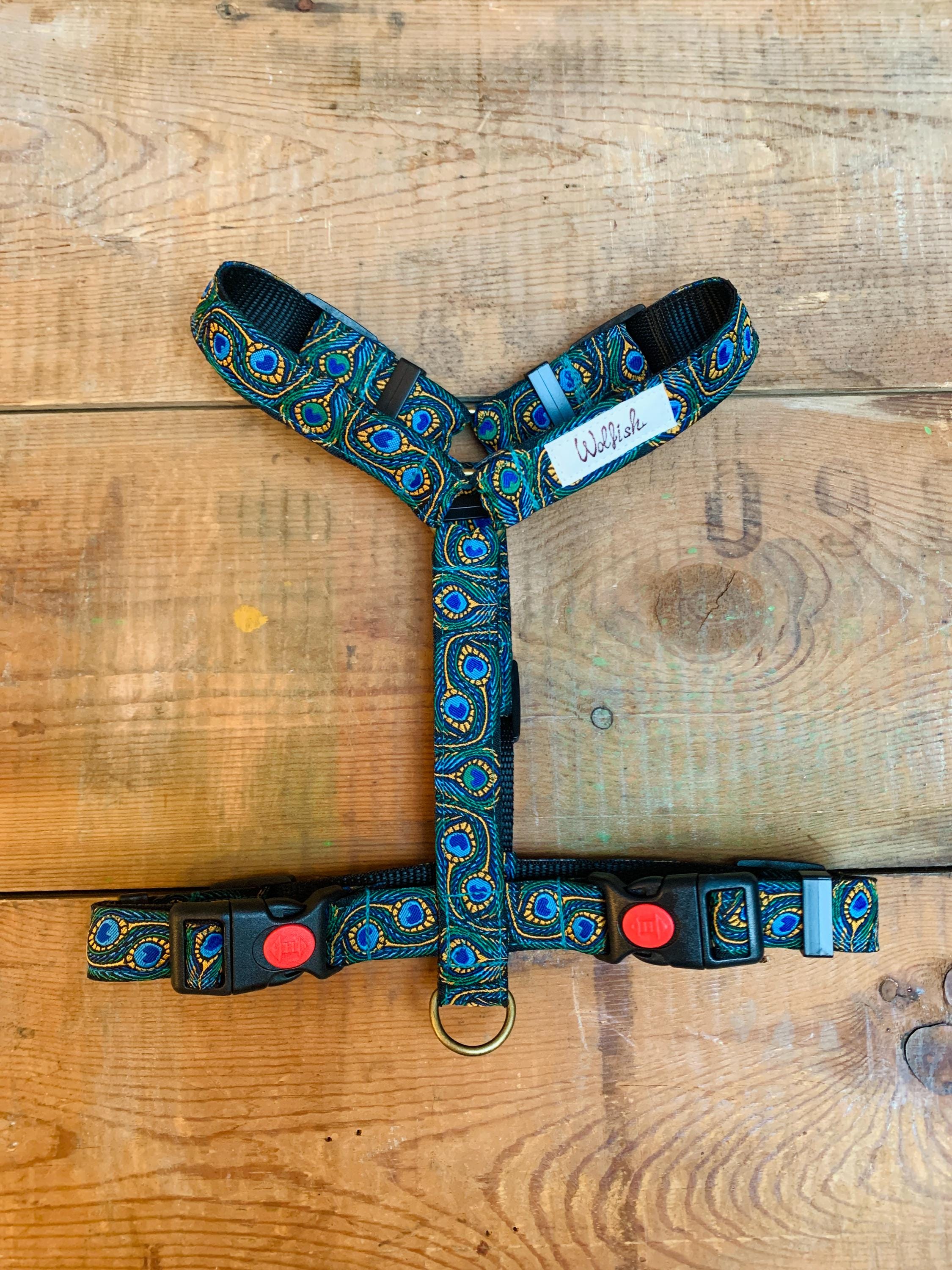 Peacock dog harness. H harness for dogs. Adjustable harness. Nylon dog harness. Adjustable H-shaped harness. Embroidery harness.