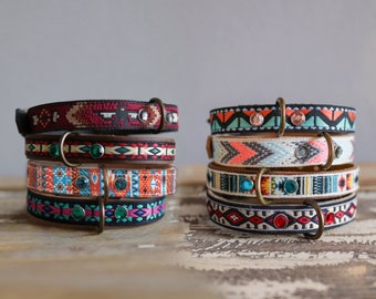 Navajo Style Tag-houder. Hondennekband. Houder voor huisdiertags. Leren hondenhalsband. Geborduurde kraag. Gepersonaliseerde hondenhalsband. Dunne kraag. Kattenhalsband.