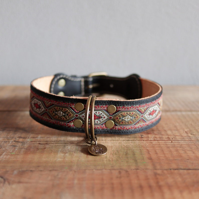 Black leather dog h 4 cm. Embroidery dog collar. High dog collar. Sturdy dog collar. Large dog collar. Black collar. Saddle stitch collar