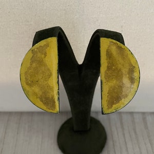 Vintage NOS Lemon Wedge Enamel Clip On Earrings, 70s Op Art Hungry Caterpillar, Novelty Fruit Themed Jewelry, Abstract Sunny Yellow Crescent