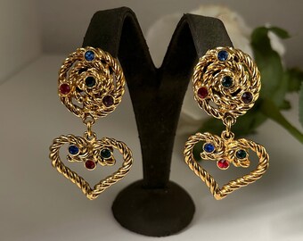 Vintage NOS Rainbow Jewels Heart Door Knocker Clip Pendiente, Clip chapado en oro, Pendientes de declaración de los años 80, Regalo para ella