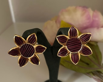 Vintage NOS marrón flor cuero oro plateado clip pendientes, joyería de declaración, regalo para ella