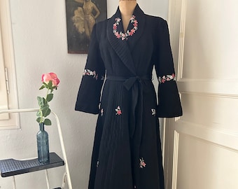 1940s Floral Embroidered Black Quilted Rayon Full Length Robe, Heavy Winter Trapunto Quilted 1930s Dressing Gown, Luxurious Housecoat Med Lg