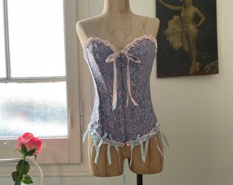 Corset vintage en brocart de satin bleu et rose, corset à lacets en ruban à volants des années 90, bustier taille rococo moyen, corset longue ligne avec crochet en métal