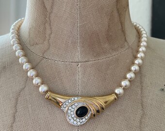Vintage Faux Pearl Collar Necklace: Rhinestone Swirl Pendant