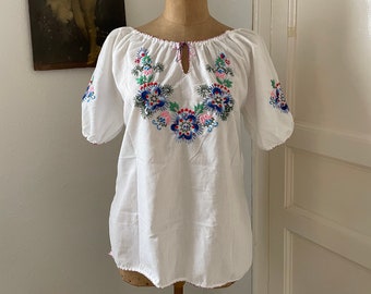 Vintage 70s Embroidered Peasant Blouse