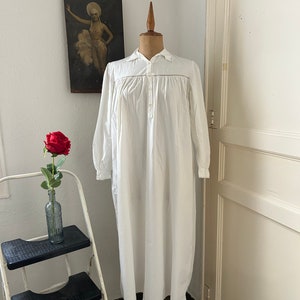 Antique White Cotton Long Sleeved Nightgown with Pointed Collar, Embroidered Flower Buds and Lace Trim SM Monogram