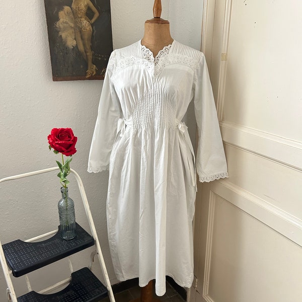 Vintage 1930s Victorian Revival White Cotton Nightgown