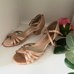 Chaussures de danse de salon Capezio en satin rose vintage, taille US 7, années 1930, sandales à lanières et talons bas, taille UE 37,5, chaussures de danse starlette des années 30