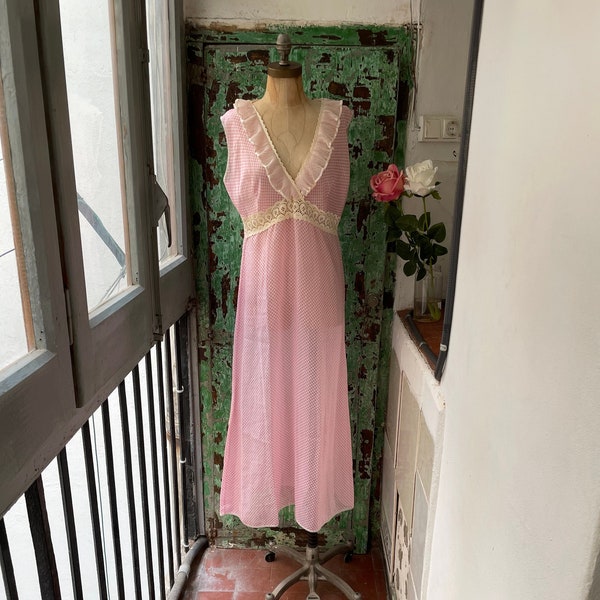 Vintage 1970s Sheer Pink Checkered Ruffled V Neck Sleeveless Maxi Gown Nightgown Dress Size Large