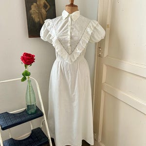 Vintage 1930s White Cotton Puff Sleeved Embroidered Nightgown with Eyelet Lace Ruffle Trim