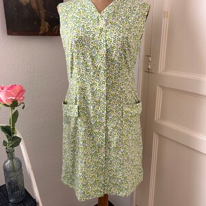 Vintage 1960s Green Floral Print Sleeveless Shift Dress with Pockets zdjęcie 2