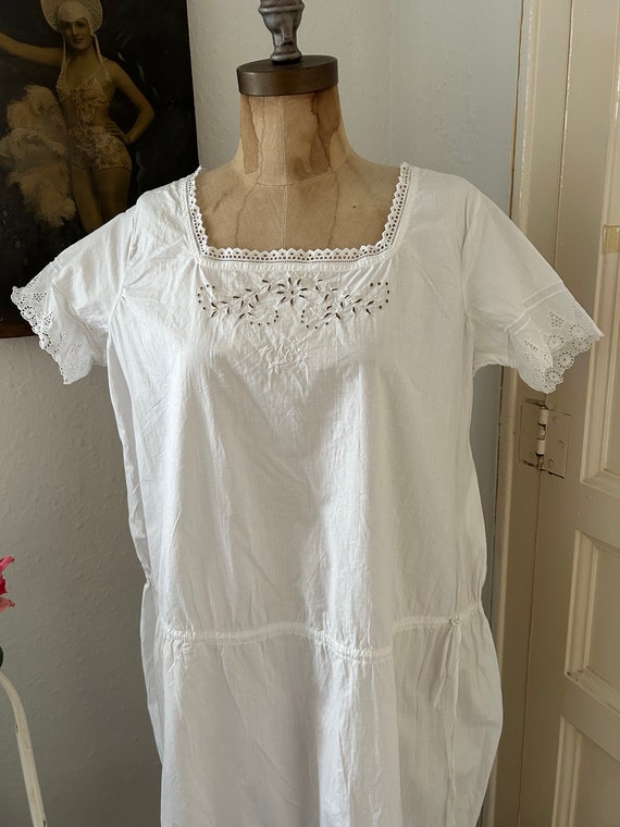 Antique 1920s White Cotton Broderie Anglaise Flap… - image 2