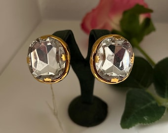 Pendientes de clip vintage Kalinger Paris: Joyas de cristal facetado bañadas en oro.