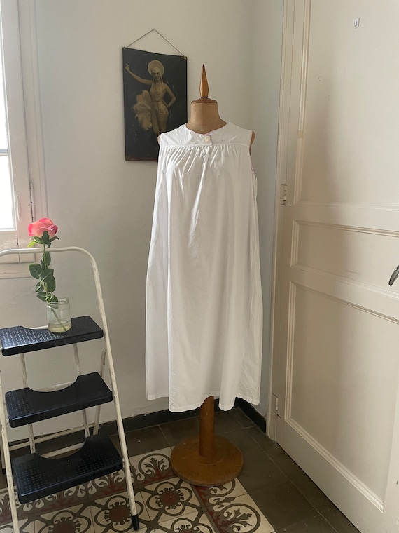 Vintage 1930s White Cotton Loose Fitting Nightgown