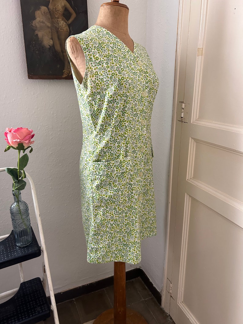 Vintage 1960s Green Floral Print Sleeveless Shift Dress with Pockets zdjęcie 10