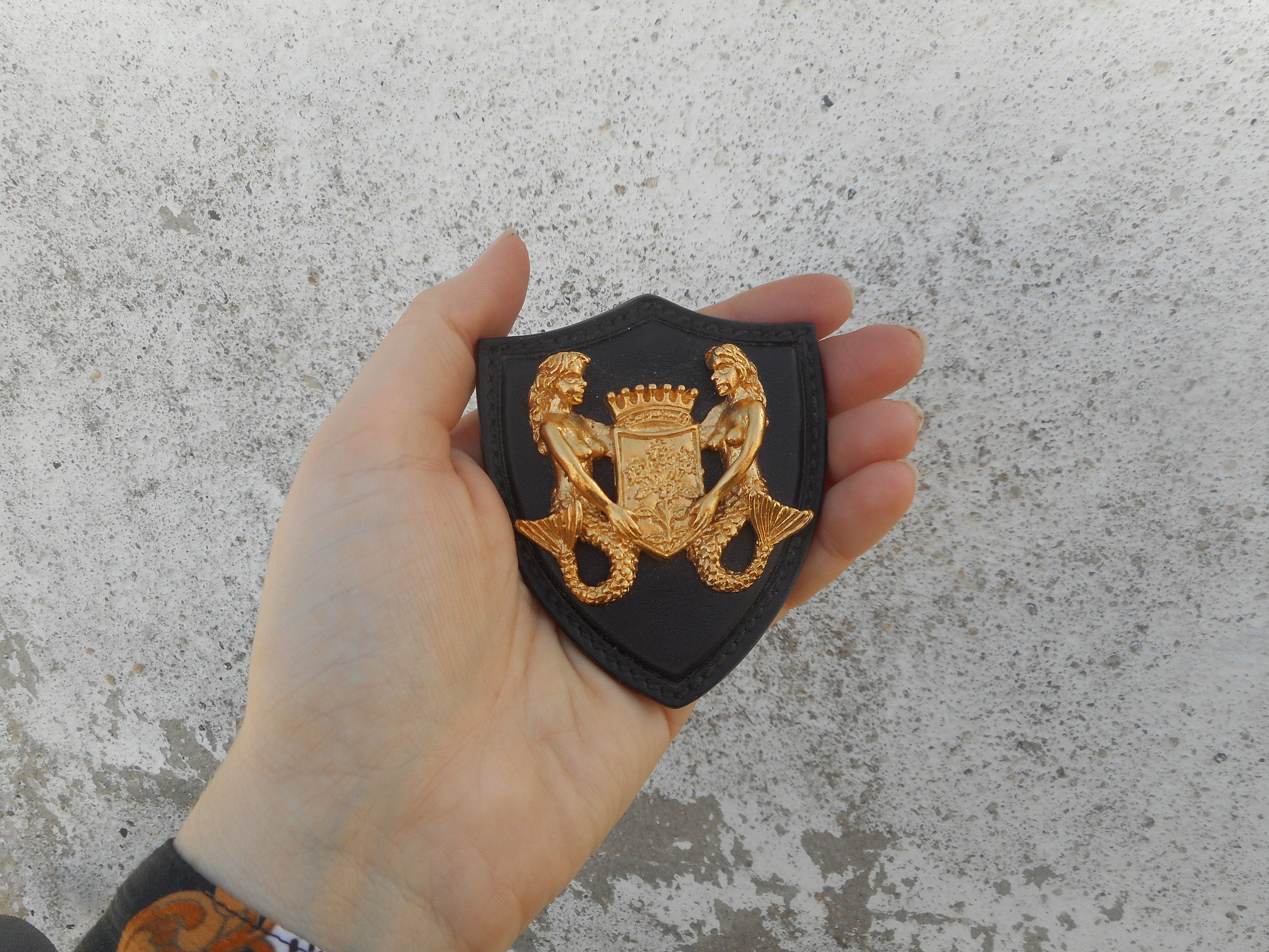 MIU MUU LEATHER BROACH レディース