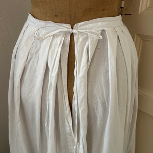 Jupon ancien en coton blanc duveteux long maxi avec volant en broderie anglaise, taille moyenne image 6