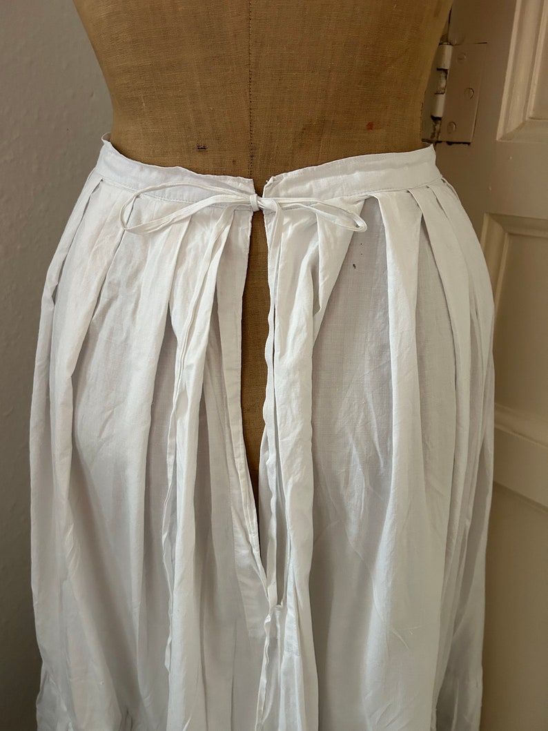 Jupon ancien en coton blanc duveteux long maxi avec volant en broderie anglaise, taille moyenne image 6