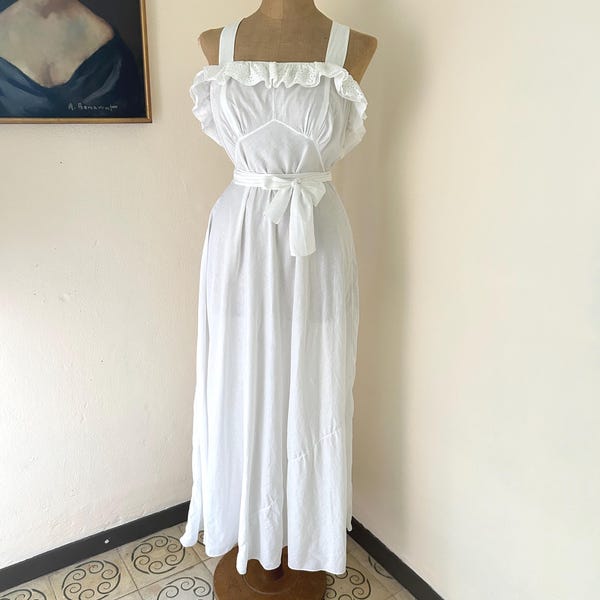 Vintage 1950s White Cotton Eyelet Lace Maxi Length Fit and Flare Nightgown