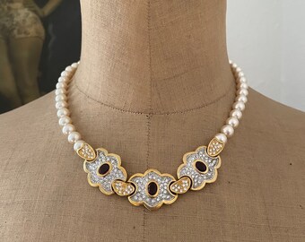 Vintage Faux Pearl Collar Necklace: Rhinestone Purple Flower Links