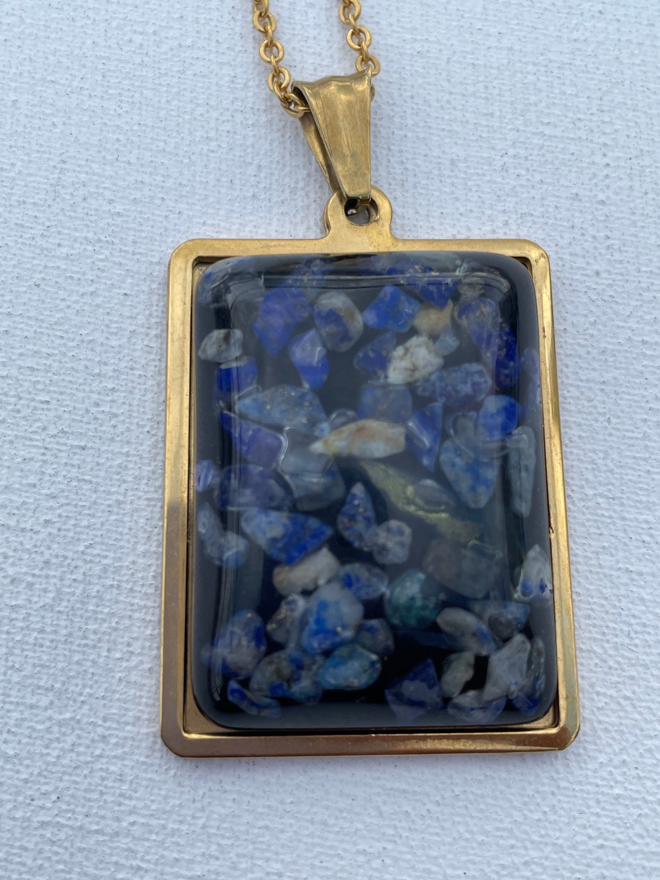 Pendentif Carré Vintage Doré Années 70 - Longueur 3,5 Cm - Occasion Sans Marque
