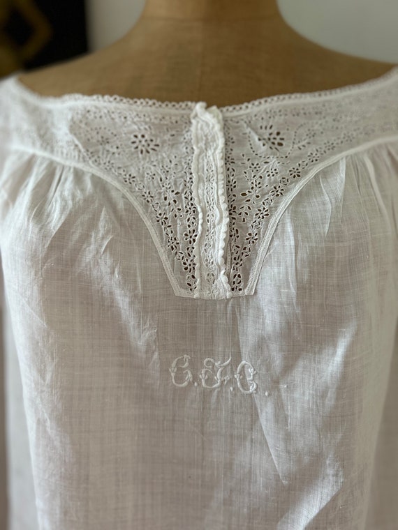 Antique White Linen Muslin Smock Nightgown with D… - image 4