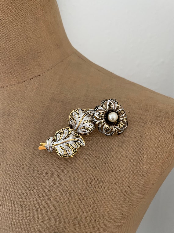 Vintage NOS Damascene Faux Pearl Flower Brooch, T… - image 1