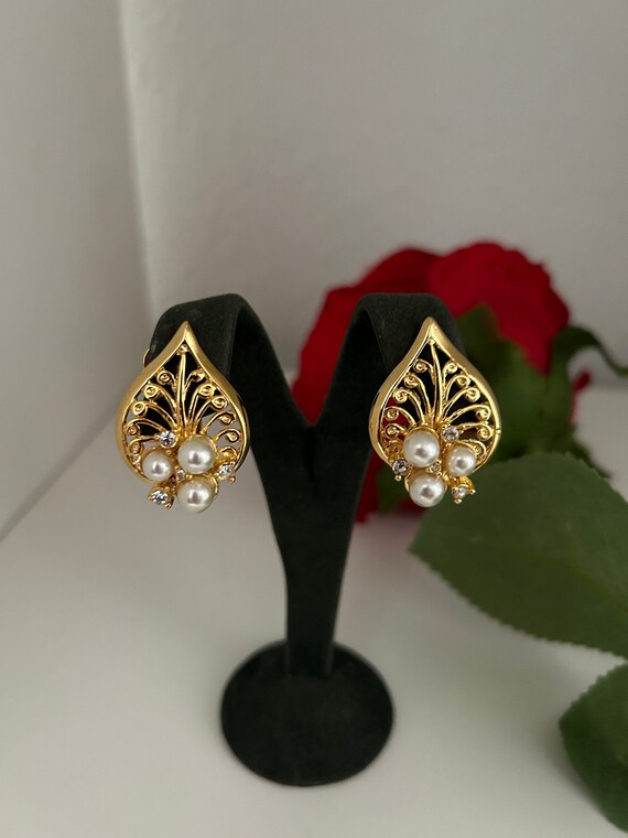 Vintage Gold Leaf Clip Earrings: Faux Pearl & Crystal Teardrop, 90s Jewelry