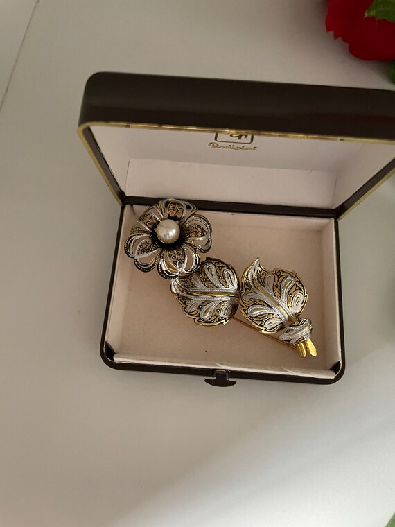 Vintage NOS Damascene Faux Pearl Flower Brooch, T… - image 7