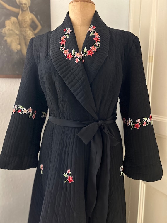 1940s Floral Embroidered Black Quilted Rayon Full… - image 2