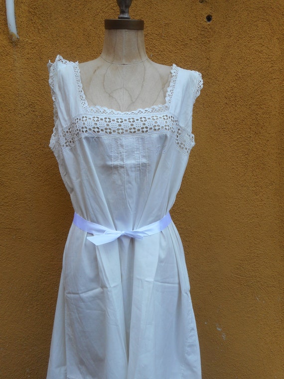 Antique White Cotton Cutout Eyelet Lace Edwardian