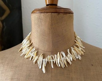 Vintage Handmade Jagged Mother of Pearl Cream Colored Shell Collar Necklace Summer Beach Jewelry