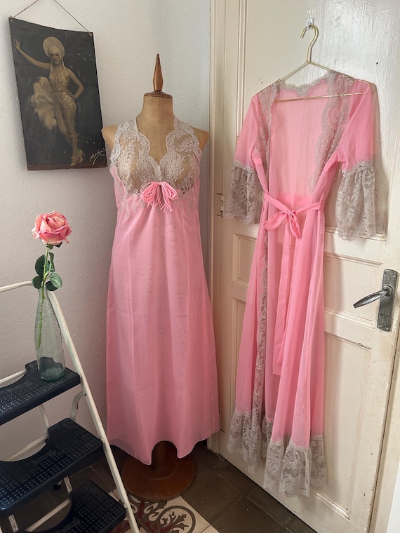 simple long lace wedding dress Simple Tulle Lace A-line Long Sleeves Wedding Dresses PW359