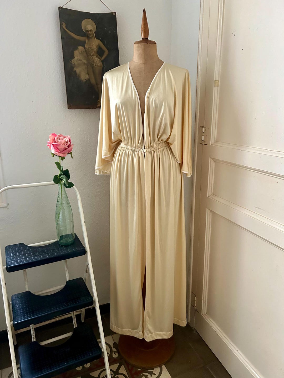 Vintage 1970s Buttercream Nylon Batwing Robe - Etsy