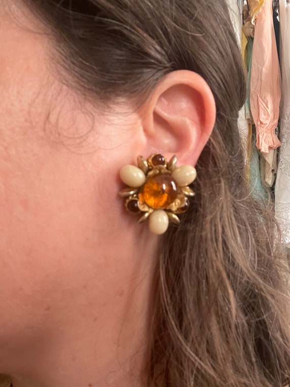 Vintage Light Brown Beaded Cluster Clip Earrings … - image 4