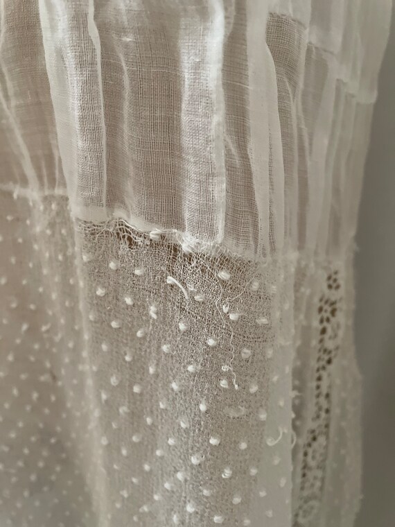 Vintage 1930s White Cotton Voile and Embroidered … - image 2