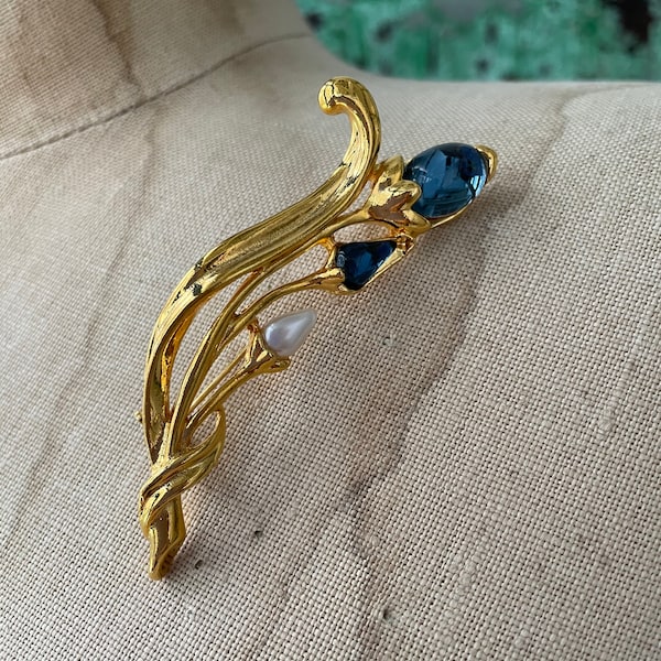 Vintage Gold Plated Blue Glass Jewel and Faux Pearl Flower Brooch NOS