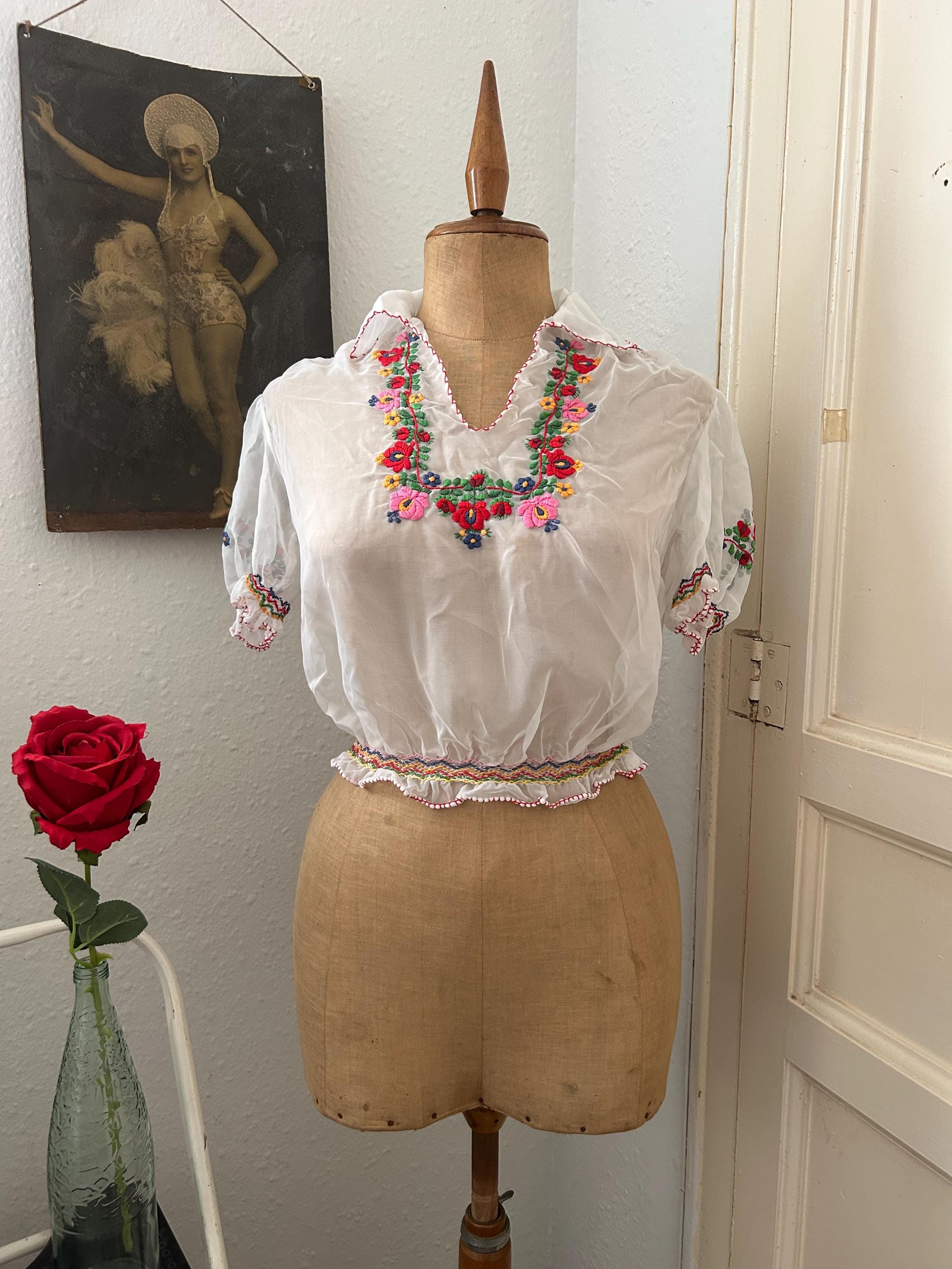 1960年代のヴィンテージ、手刺繍入り、シアー素材のハンガリー製