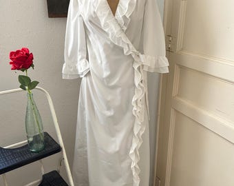 Vintage 1970s White Ruffled Robe Dressing Gown