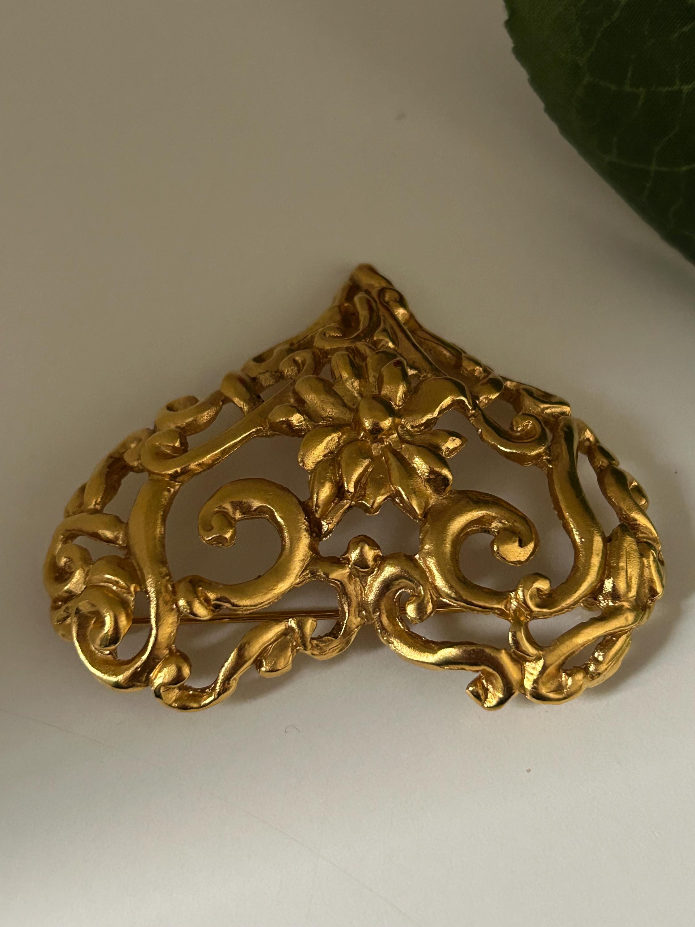 ヴィンテージ クリスチャン・ラクロア ゴールドハートブローチ - Etsy 日本