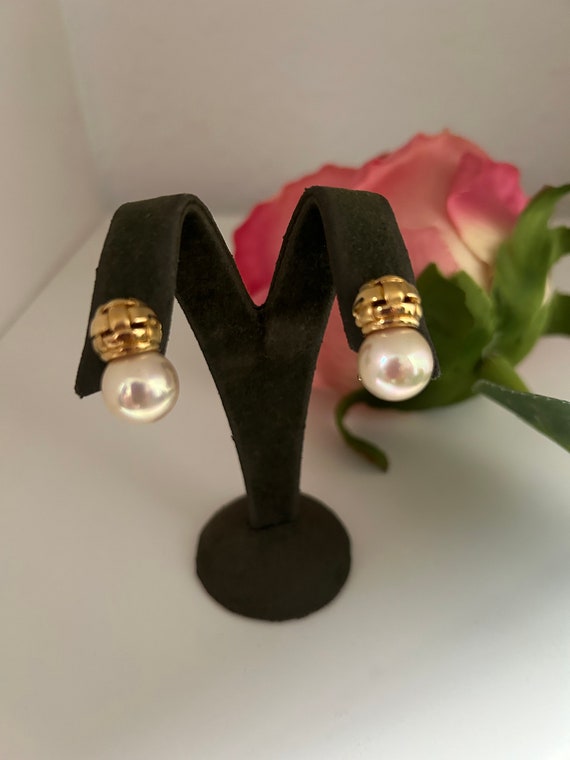 Vintage Faux Pearl Earrings: NOS Gold Plated Pie Crust Design