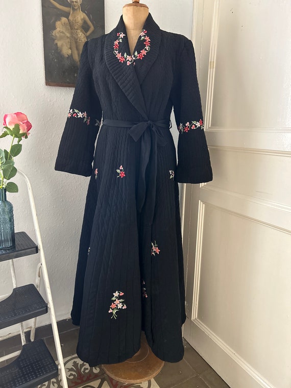 1940s Floral Embroidered Black Quilted Rayon Full… - image 10
