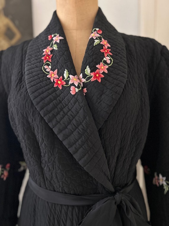 1940s Floral Embroidered Black Quilted Rayon Full… - image 3