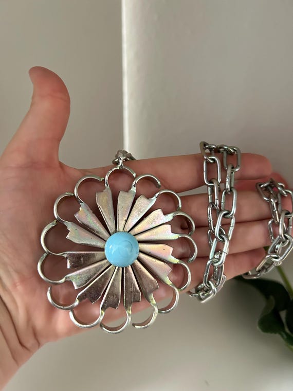 Vintage 70s Silver Tone Long Chunky Cable Chain Flower