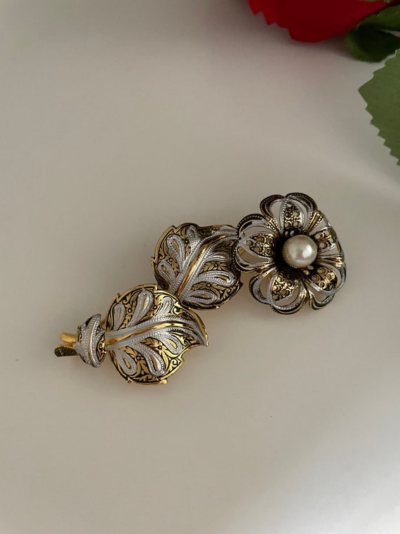 Vintage NOS Damascene Faux Pearl Flower Brooch, T… - image 3